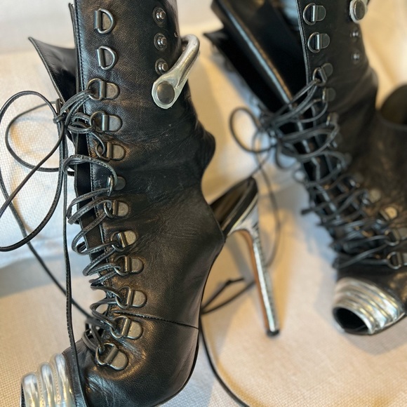 Manolo Blahnik | Leather |  Lace Up Booties | RARE - Picture 6 of 14